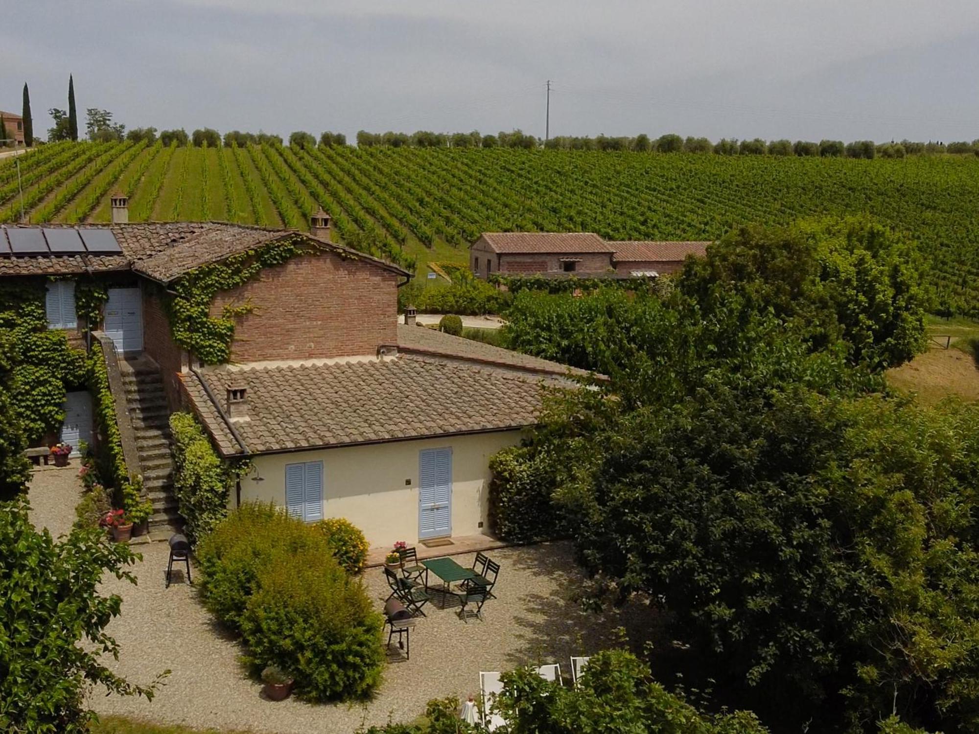 Agriturismo Fattoria Santa Vittoria Pozzo  ภายนอก รูปภาพ