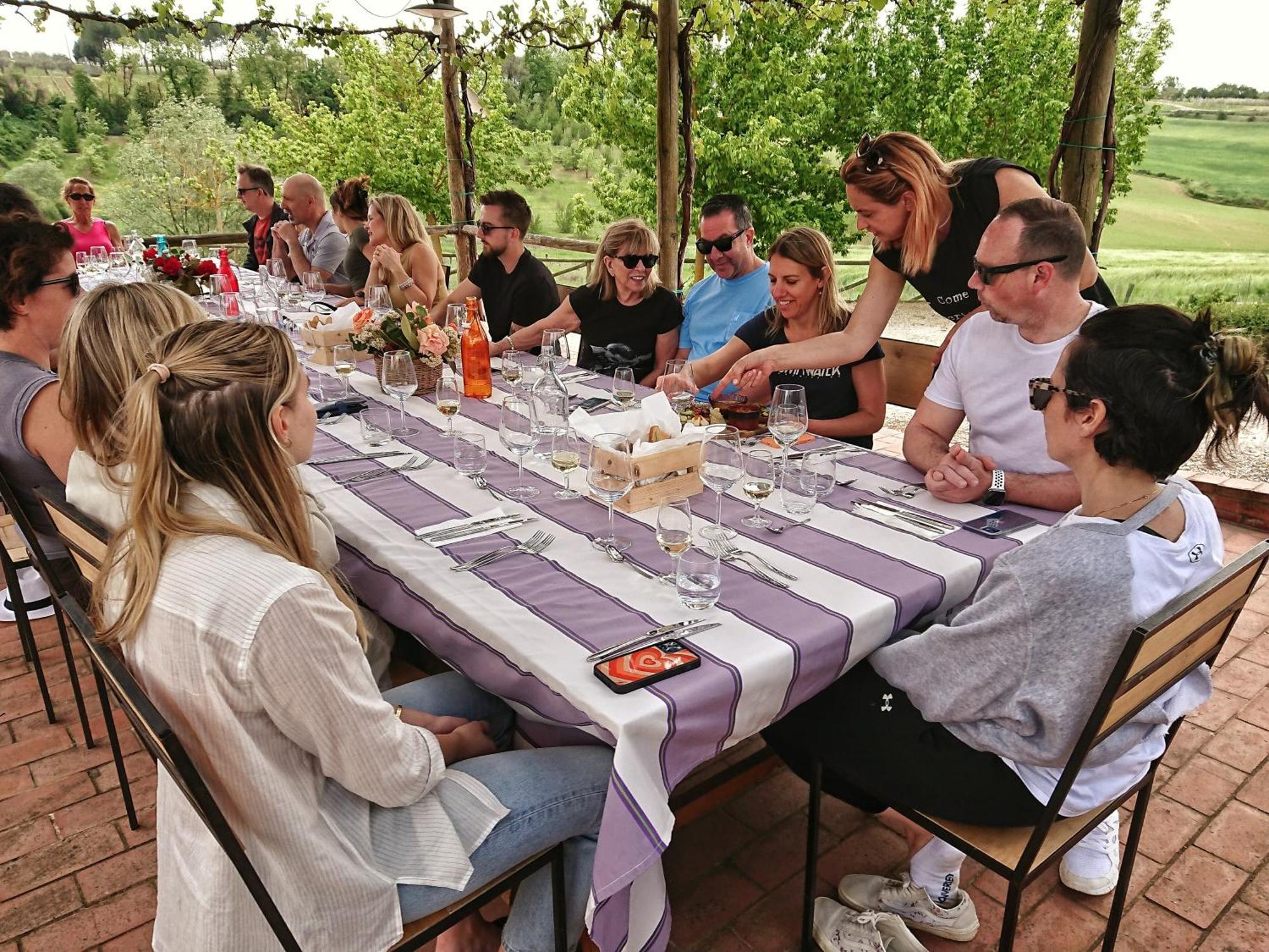 Agriturismo Fattoria Santa Vittoria Pozzo  ภายนอก รูปภาพ